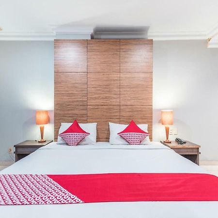 Oyo 1475 Alia Matraman Syariah Near Rs Premier Jatinergara Hotel Jakarta Kültér fotó