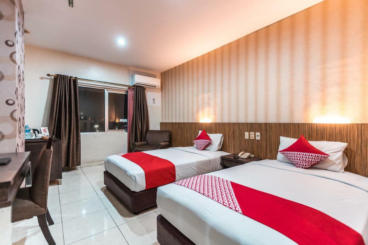 Oyo 1475 Alia Matraman Syariah Near Rs Premier Jatinergara Hotel Jakarta Kültér fotó