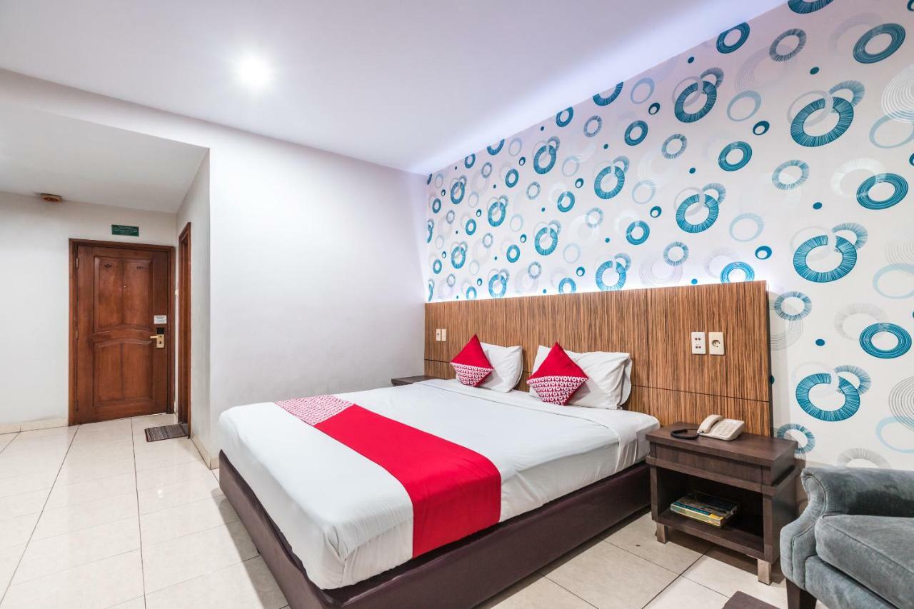 Oyo 1475 Alia Matraman Syariah Near Rs Premier Jatinergara Hotel Jakarta Kültér fotó