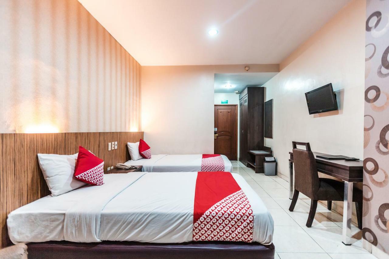 Oyo 1475 Alia Matraman Syariah Near Rs Premier Jatinergara Hotel Jakarta Kültér fotó