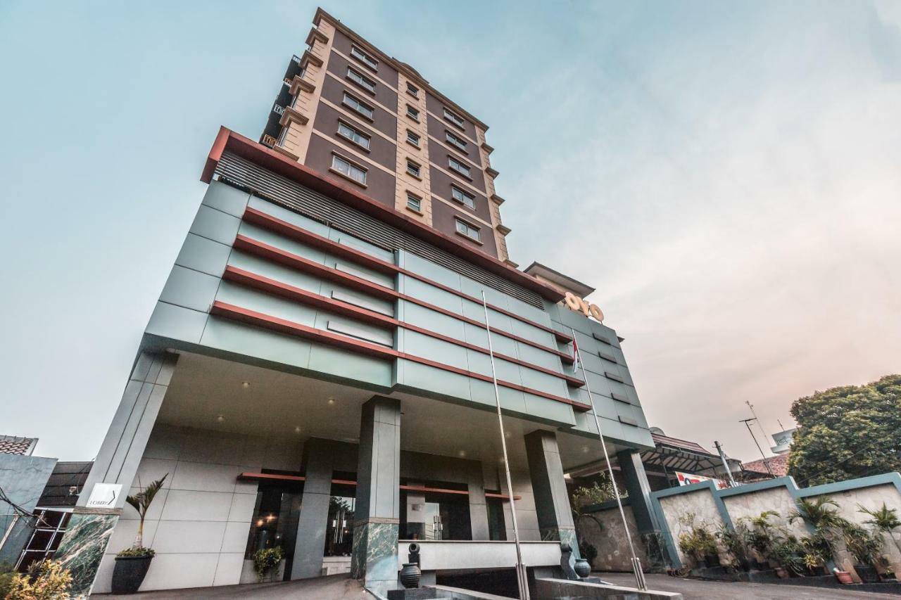 Oyo 1475 Alia Matraman Syariah Near Rs Premier Jatinergara Hotel Jakarta Kültér fotó