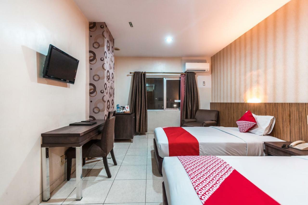 Oyo 1475 Alia Matraman Syariah Near Rs Premier Jatinergara Hotel Jakarta Kültér fotó